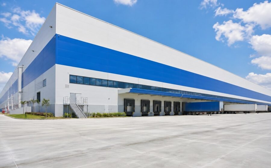 centro logístico de distribuição